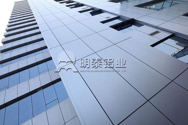 鋁塑板用鋁箔基材厚度一般是多少絲？鋁箔生產廠家哪家好？