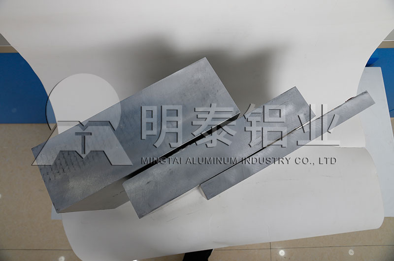 交通標(biāo)志牌鋁板規(guī)格有哪些報(bào)價(jià)多少 交通標(biāo)志牌鋁板規(guī)格有哪些報(bào)價(jià)多少